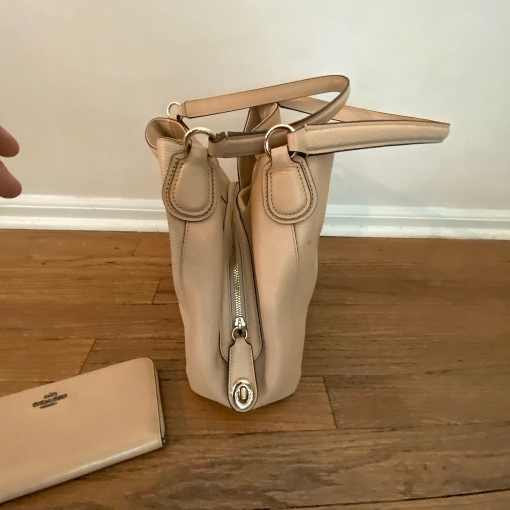 Coach Bag and Wallet - Tan Leather - Picture 15 of 16